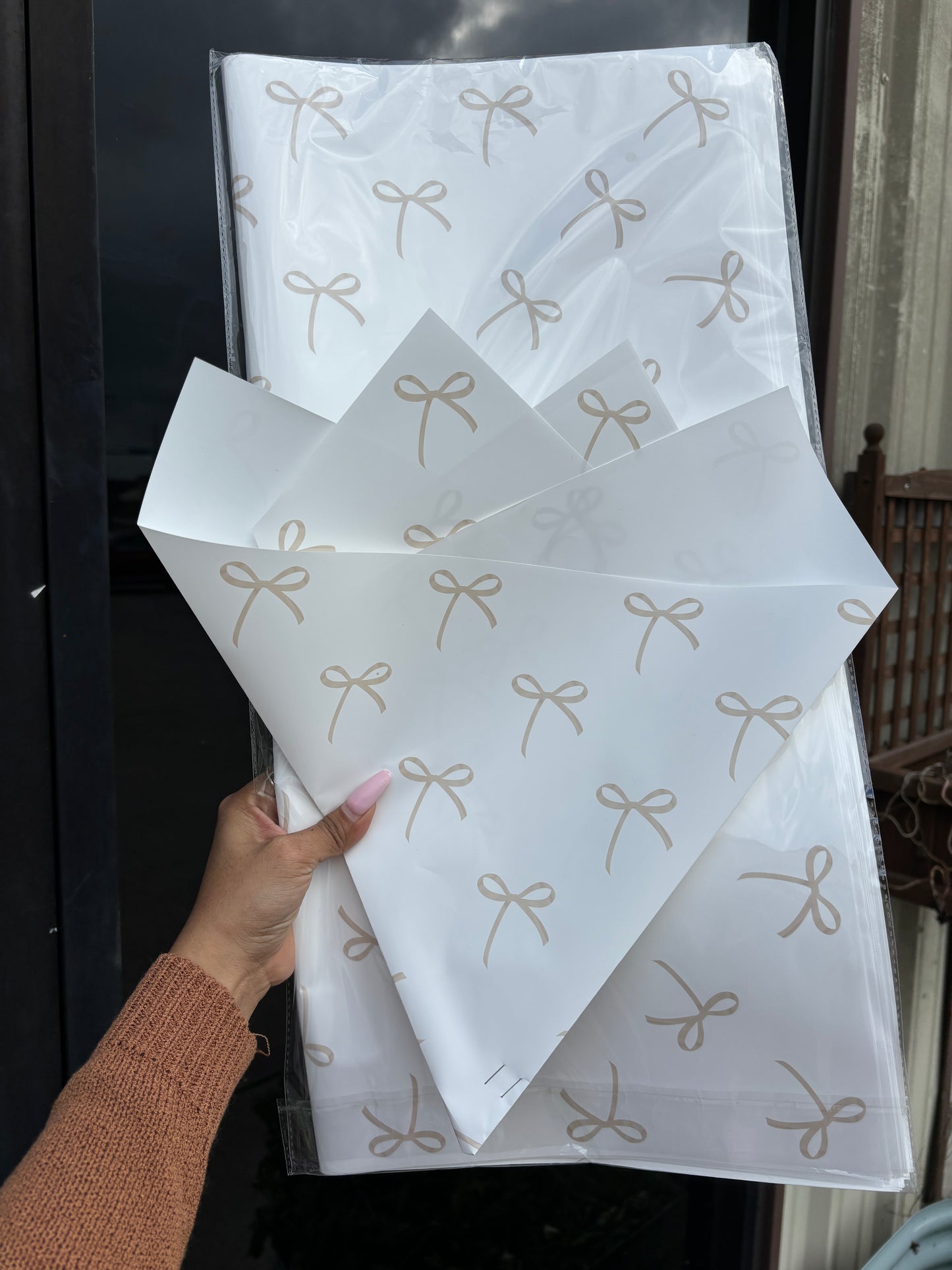 Beige coquette bow 🎀