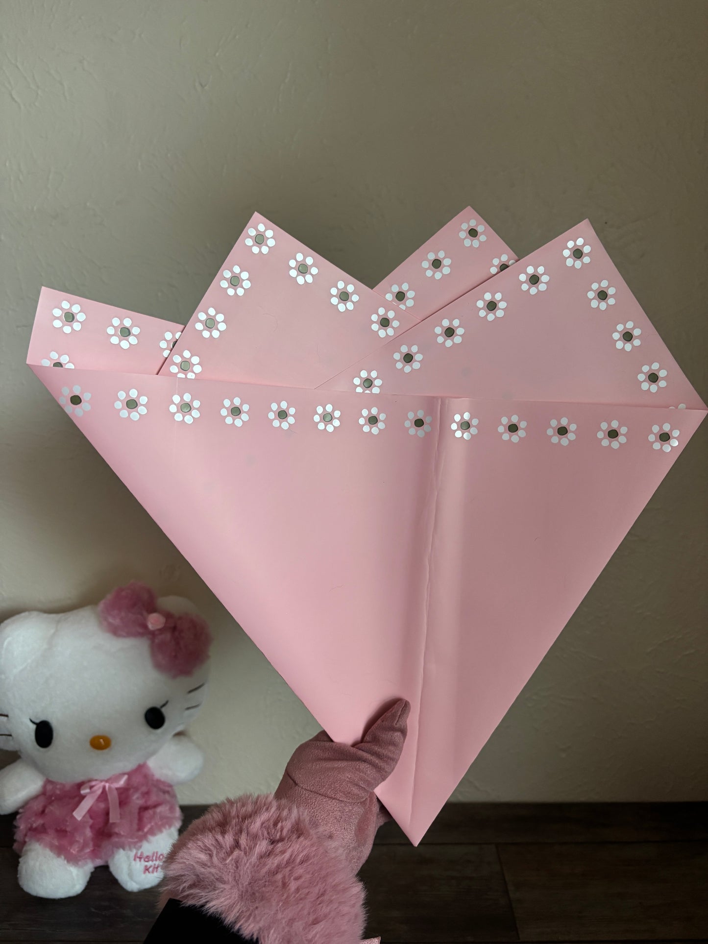 Solid pink with flower edge 🌸