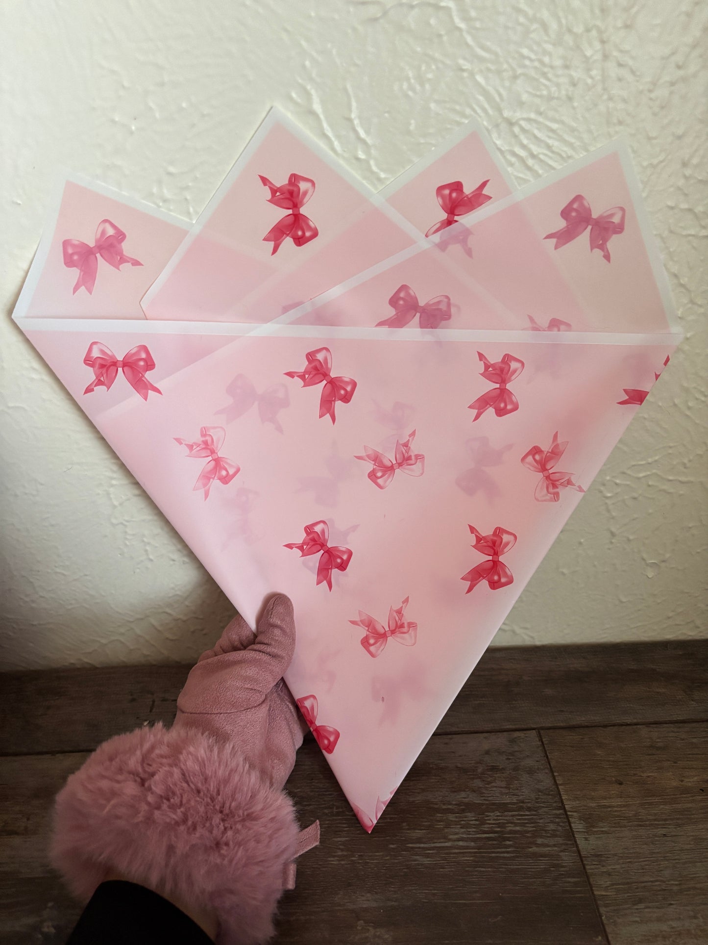 Transparent pink coquette bow (white edge)