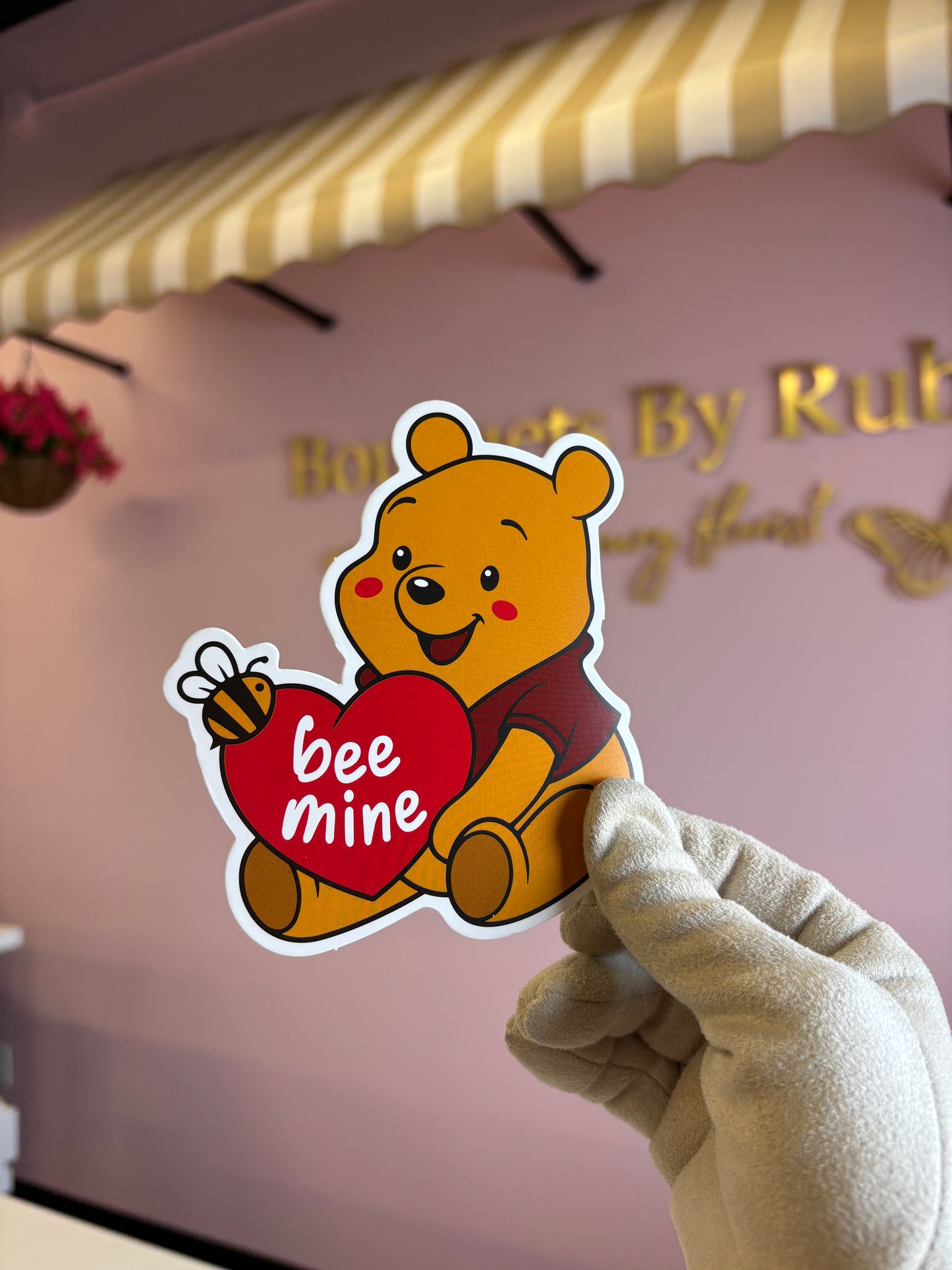 Sitting down Winnie the Pooh bee mine 🍯