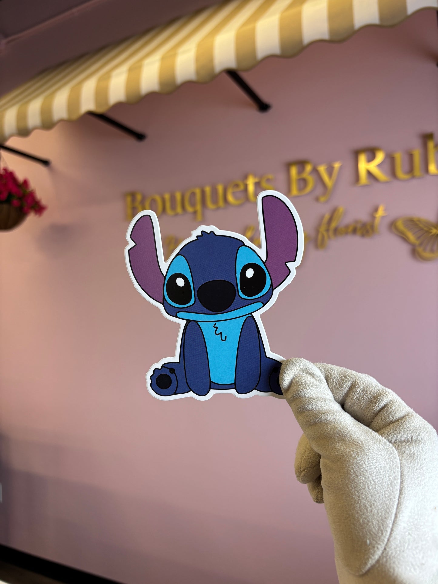 Stitch sitting down π