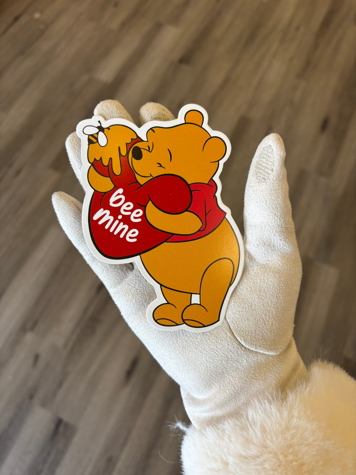 Winnie the Pooh bee mine holding heart 🍯