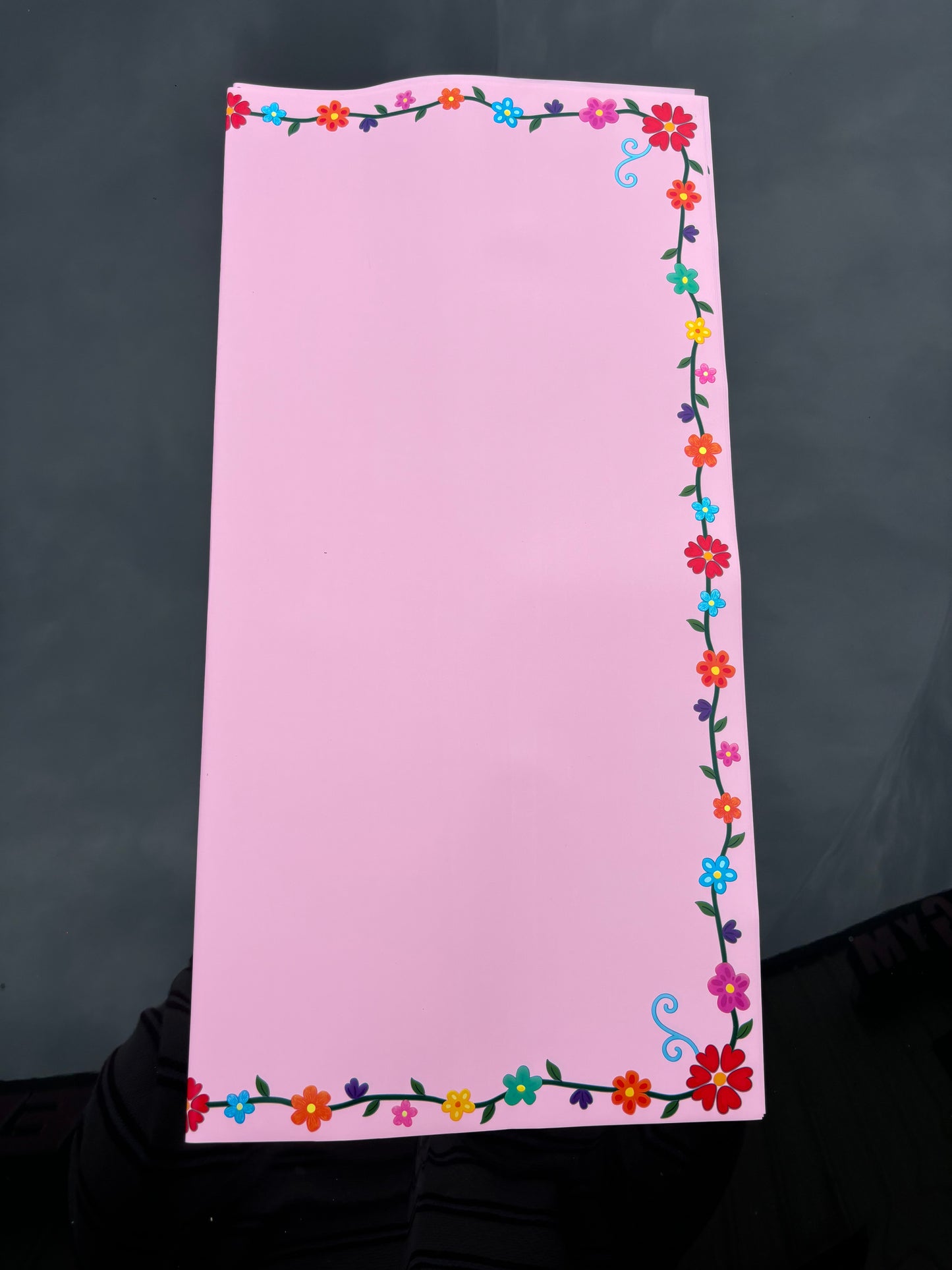 Colorful flowers edge pink 🌺