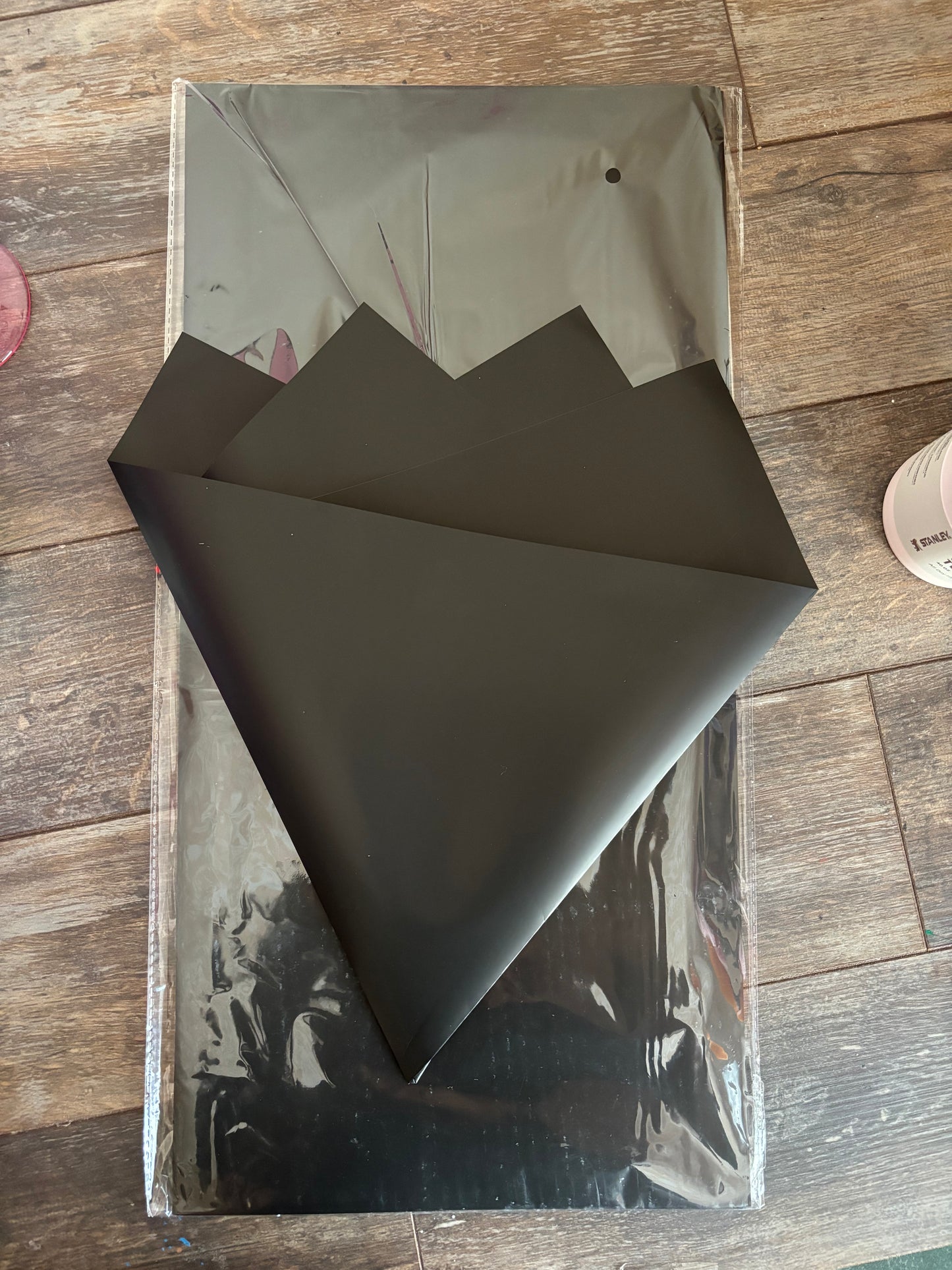 Solid black š¤