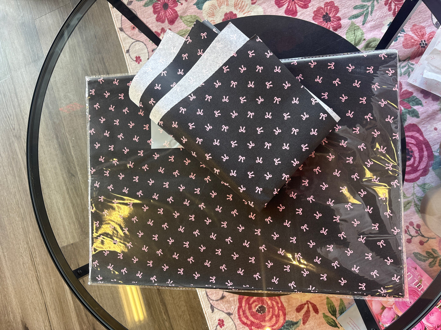 Black tissue with pink bows coquette🎀