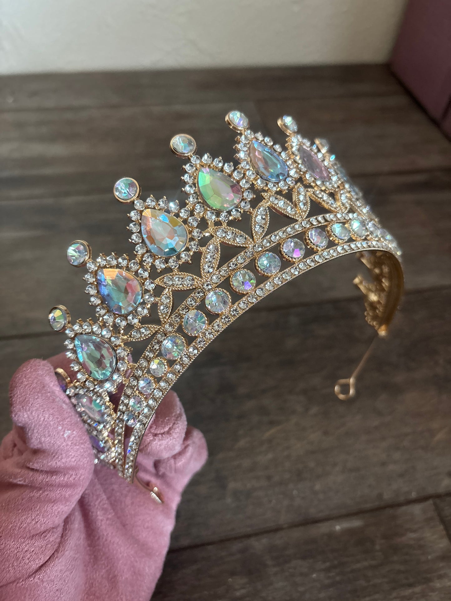 Large crown 👑