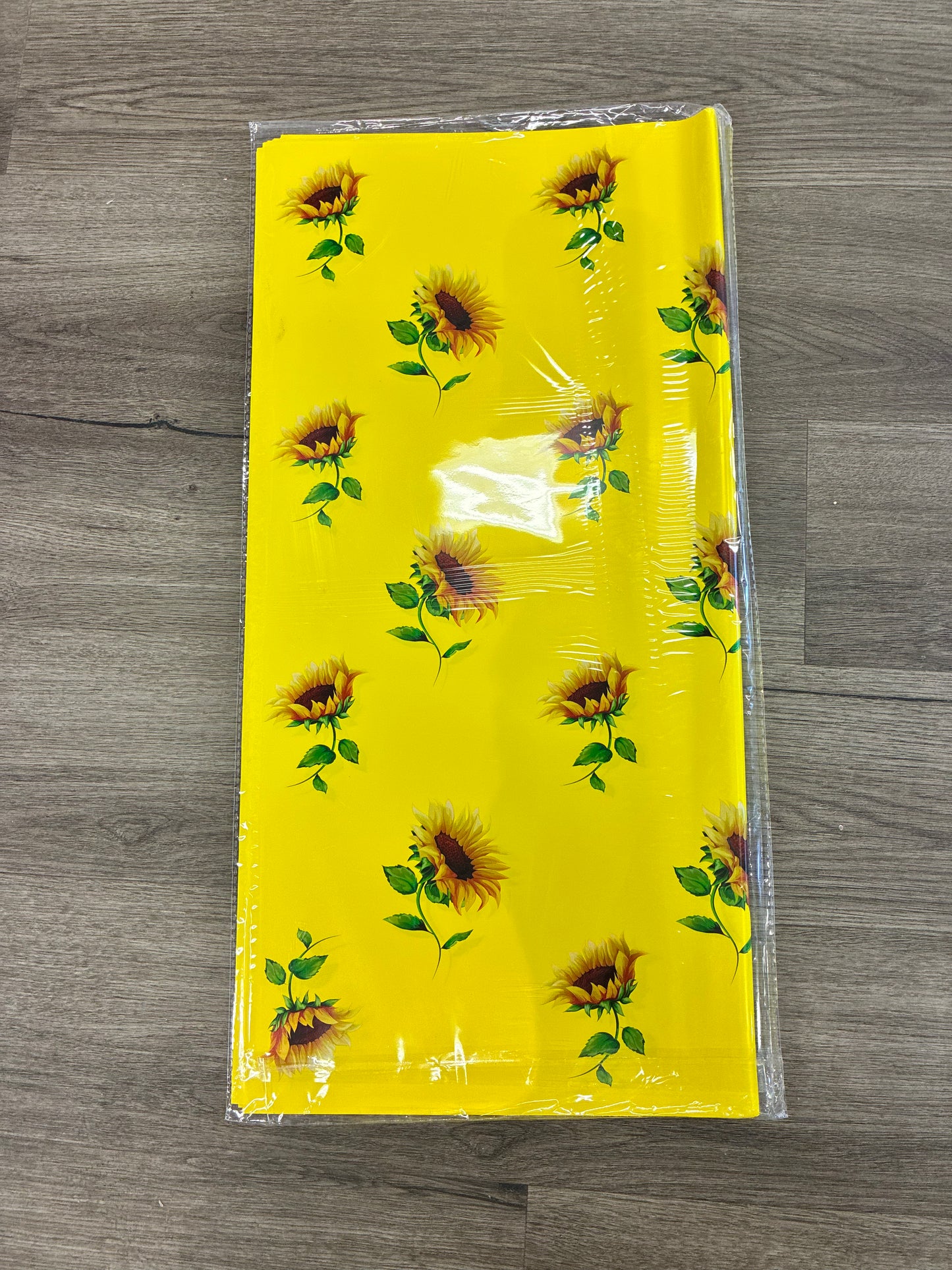 Yellow with sunflowers printed🌻