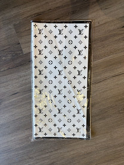 White LV black edge✨