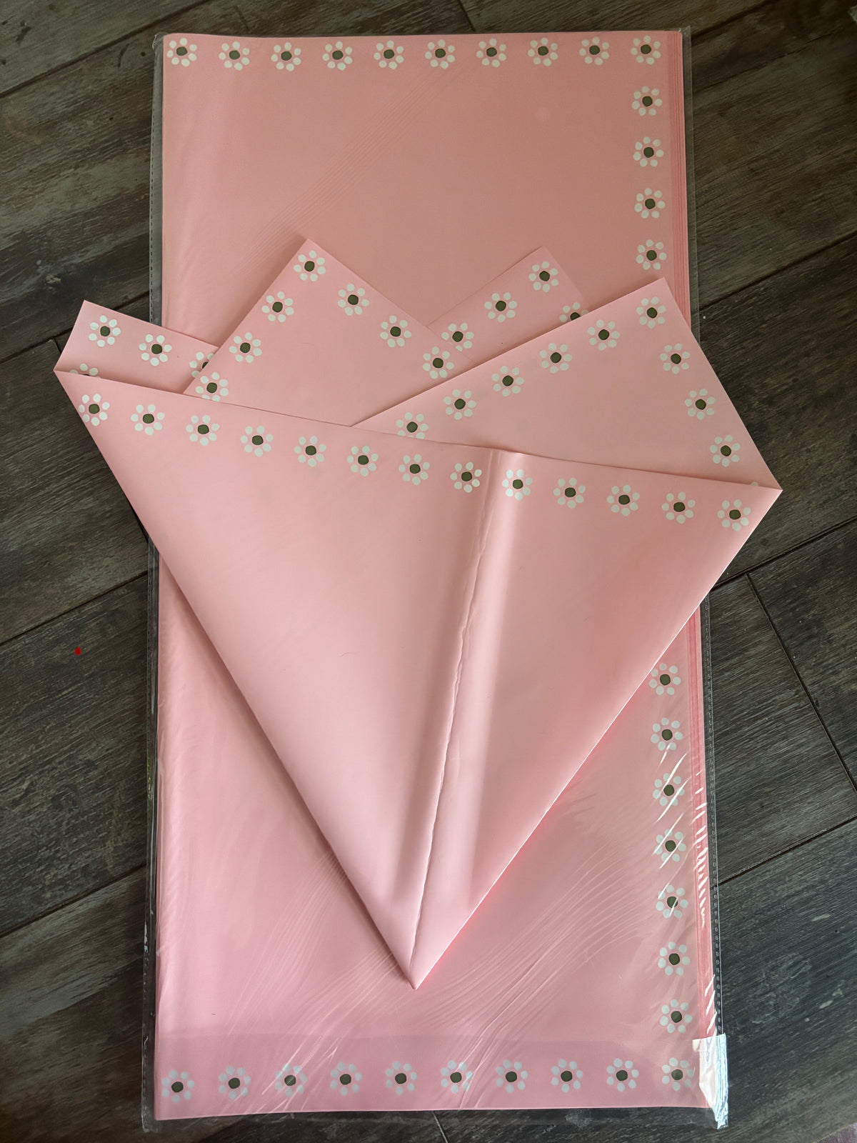 Solid pink with flower edge 🌸