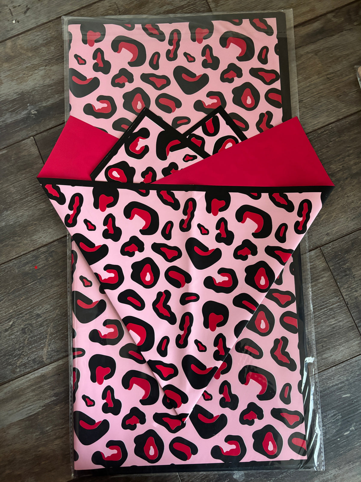 Cheetah prints ( Hot pink)