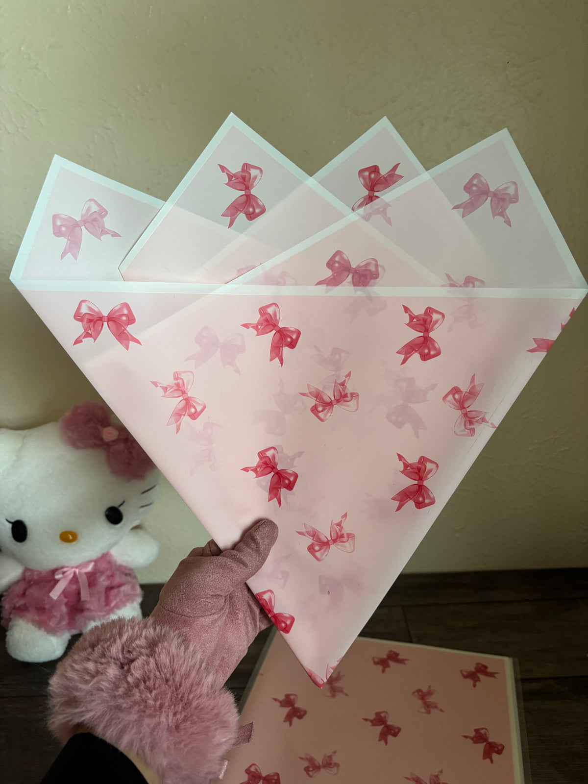 Transparent pink coquette bow (white edge)