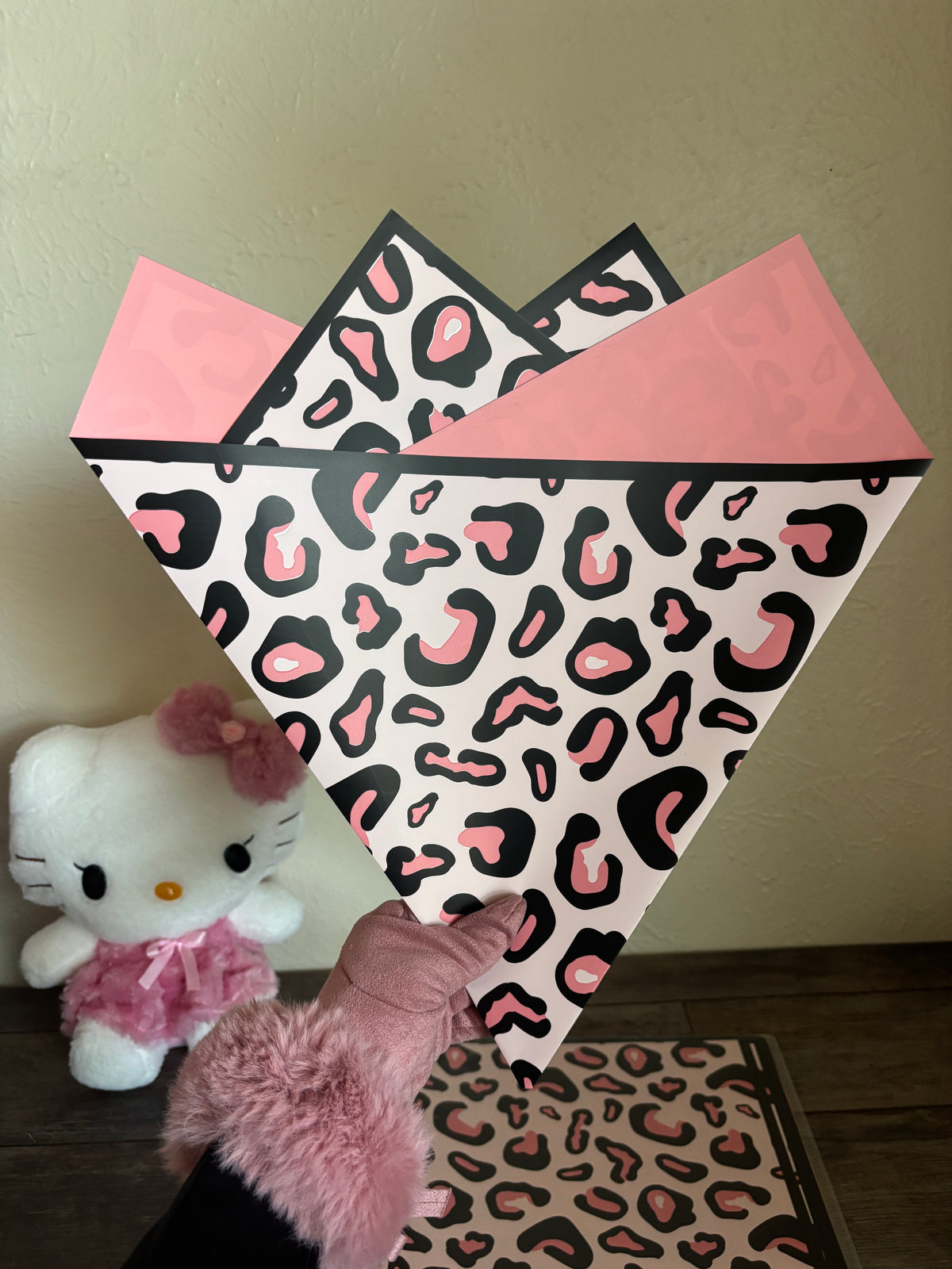 Cheetah prints (pink)