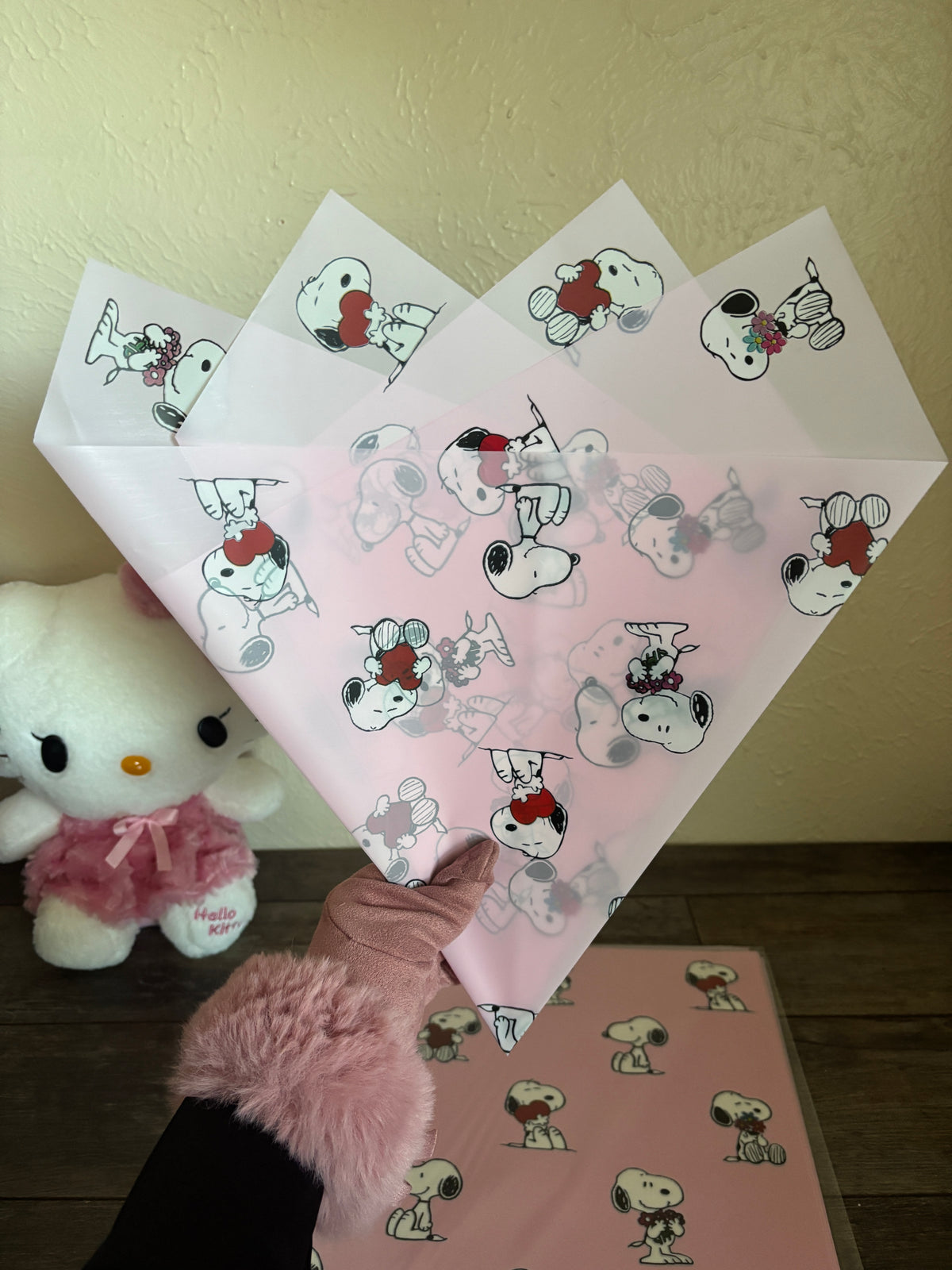 Translucent pink snoopy🎀