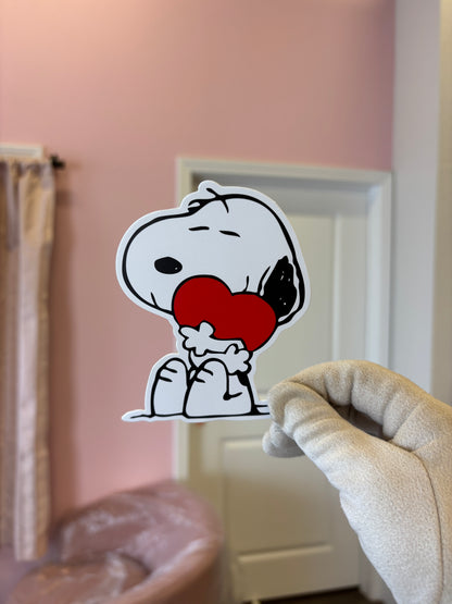 Snoopy hugging heart❤️