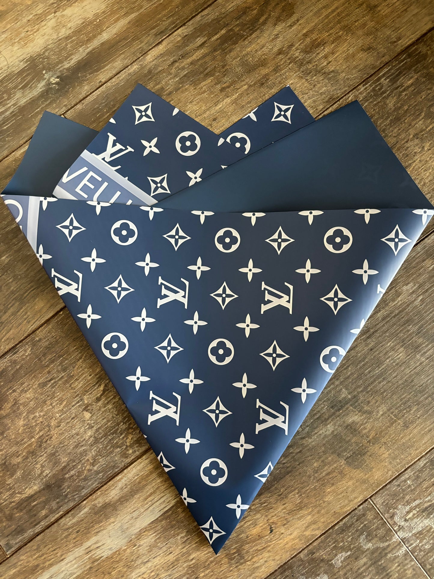 Blue LV 🎀