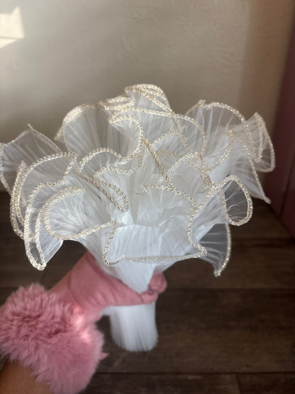 White mesh with gold accent✨